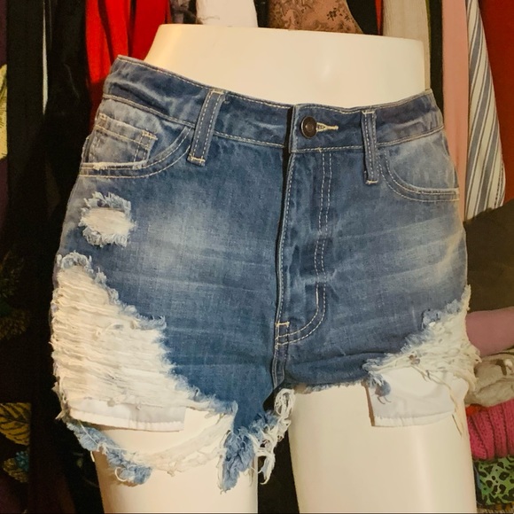 ๐ NWT FOREVER 21 DISTRESSED BOOTY SHORTS โ SIZE S - Picture 13 of 13